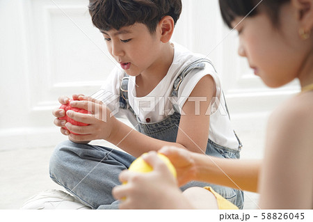 キッズ　教育　クリエイティブ 58826045