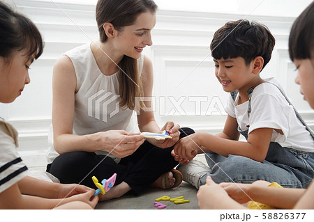 キッズ　教育　英会話 58826377