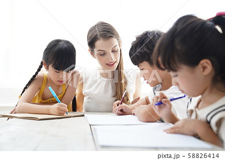 キッズ 教育 インターナショナル キッズ 教育 インターナショナル 58826414