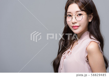女性 ビジネス 眼鏡 女性 ビジネス 眼鏡 58829485