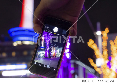スマホの中の世界 スマホの中の世界 58832178