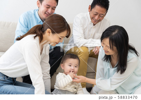 家族　ファミリー 58833470