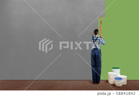 worker - painter 58841842