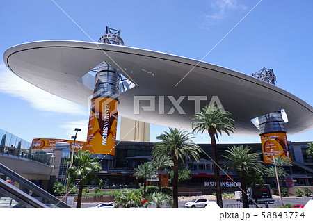 ラスベガスの風景（ファッションショー） 58843724