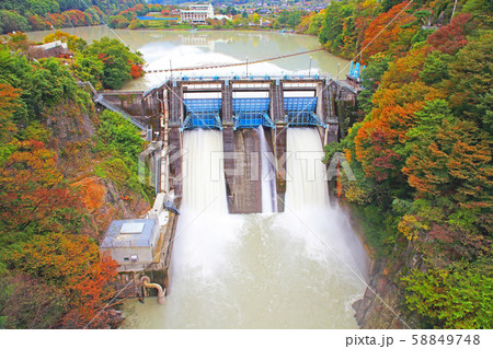 秋の高遠ダム　高遠湖　 58849748