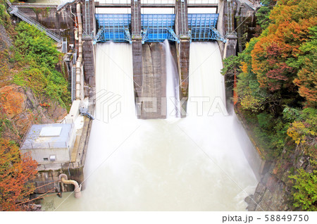 秋の高遠ダム 高遠湖 秋の高遠ダム 高遠湖 58849750