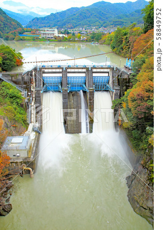 秋の高遠ダム 高遠湖 秋の高遠ダム 高遠湖 58849752