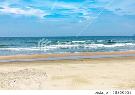 フエのビーチ ベトナム 58850655