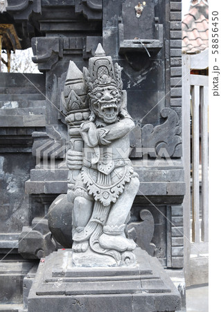 タナロット寺院周辺の石像 58856450