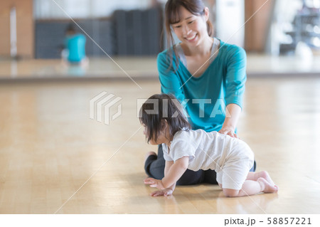 1 year old 58857221