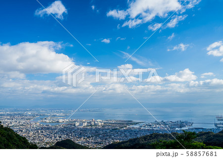 六甲山系 荒地山からの景色 芦屋市街地 六甲山系 荒地山からの景色 芦屋市街地 58857681