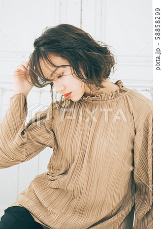 若い女性のヘアスタイルイメージ 58858299