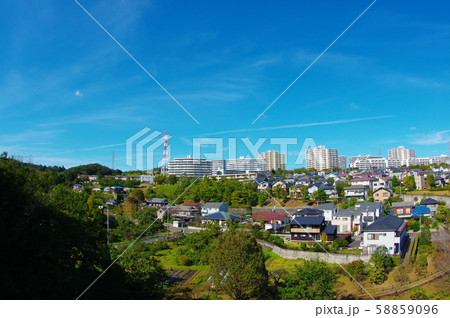 上谷戸大橋から望む稲城市の街並み 上谷戸大橋から望む稲城市の街並み 58859096