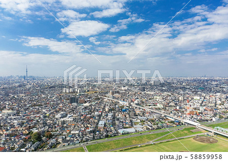 空撮　都市風景　千葉県矢切から都心方向を望む 58859958