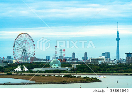 夕暮れの葛西臨海公園 千葉からの風景 夕暮れの葛西臨海公園 千葉からの風景 58865646