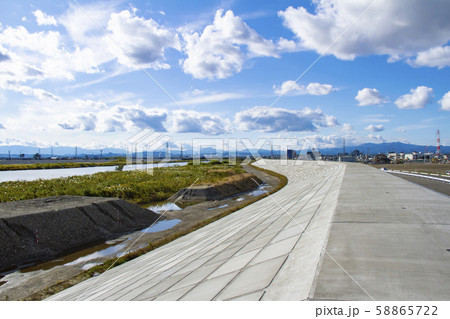 防潮堤　防波堤 58865722