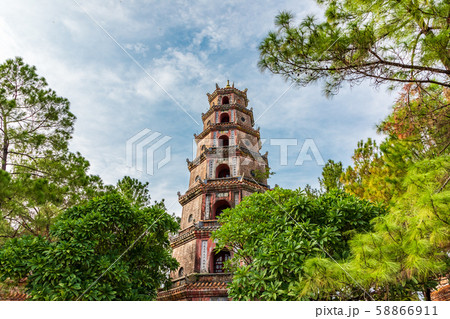 美しいトゥニャン塔 フエベトナム 58866911