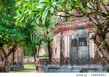 トゥニャン塔 ティエンムー寺院 ベトナム 58866962