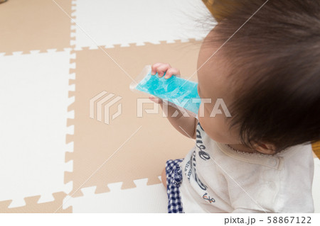 赤ちゃん 58867122