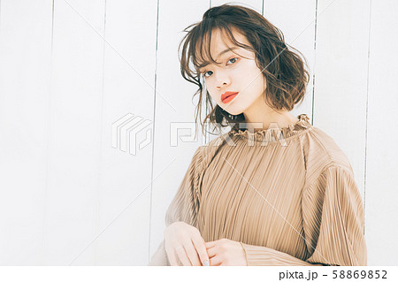 若い女性のヘアスタイルイメージ 58869852