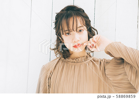 若い女性のヘアスタイルイメージ 58869859