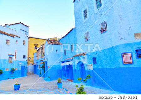 モロッコ 青い町　シャウエン 58870361