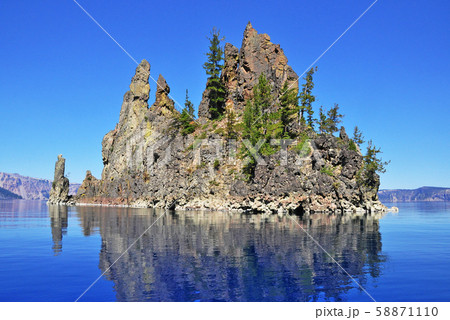 ファントムシップ in クレーターレイク Crater Lake National Park 58871110