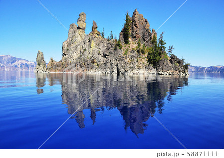 ファントムシップ in クレーターレイク Crater Lake National Park 58871111