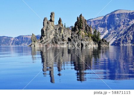 ファントムシップ in クレーターレイク Crater Lake National Park ファントムシップ in クレーターレイク Crater Lake National Park 58871115