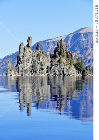 ファントムシップ in クレーターレイク Crater Lake National Park 58871116