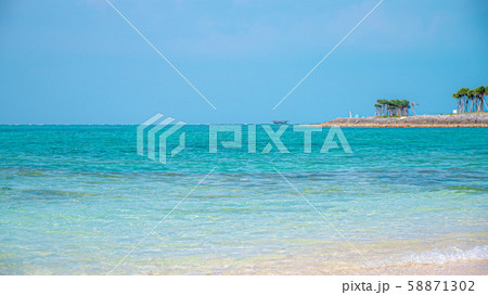 沖縄の海 58871302