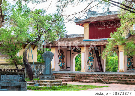 中国風の塔門 ティエンムー寺院 ベトナム 中国風の塔門 ティエンムー寺院 ベトナム 58873877