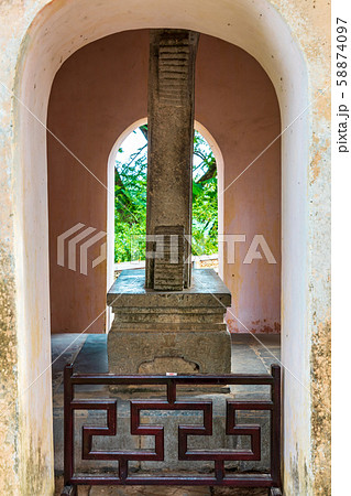 六角碑亭 ティエンムー寺院 フエ 58874097