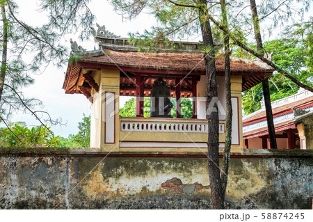 六角大鐘楼 ティエンムー寺院 フエ 58874245