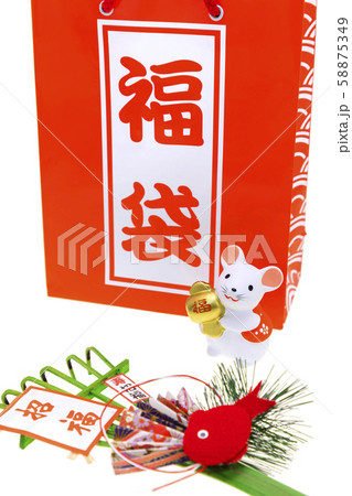 子年　年賀素材　福袋とねずみの置物と熊手 58875349