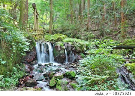 【瓜割の滝】 福井県三方上中郡若狭町天徳寺 58875923