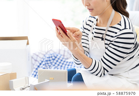 不要品 女性　主婦　スマホ 58875970