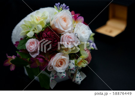 【プレゼント】ブーケに隠れたダイヤモンドリング 【プレゼント】ブーケに隠れたダイヤモンドリング 58876449