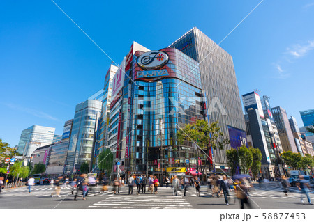 日本の東京都市景観 数寄屋橋の交差点などを望む 58877453