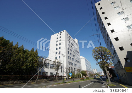 札幌 平岸通の街風景(旭町4丁目、北海学園付近) 札幌 平岸通の街風景(旭町4丁目、北海学園付近) 58880644