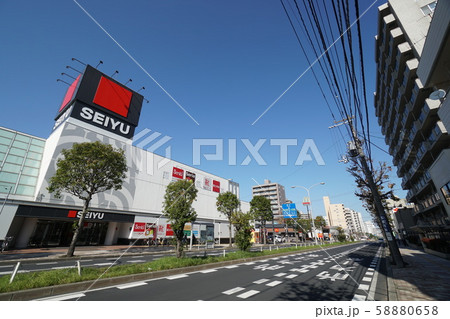 札幌 平岸通の街風景(平岸2条10丁目、西友付近) 札幌 平岸通の街風景(平岸2条10丁目、西友付近) 58880658