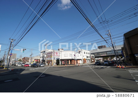 札幌　平岸通の街風景（澄川4条2丁目、福住桑園通交差点付近） 58880671