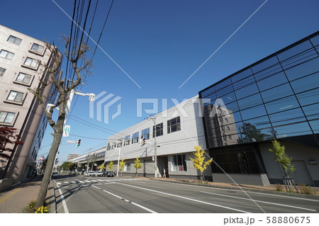 札幌　平岸通の街風景（澄川4条7丁目、自衛隊前駅付近） 58880675