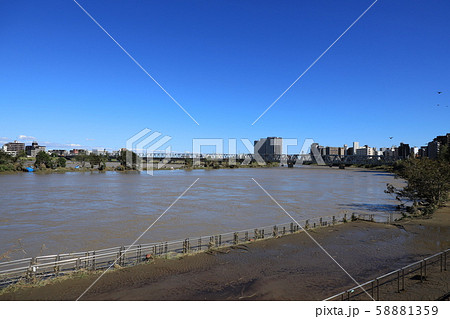 令和元年台風19号多摩川　爪痕 58881359