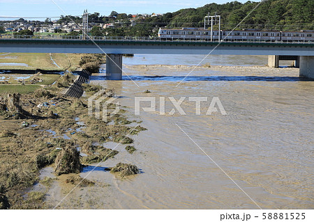 令和元年台風19号多摩川　丸子橋 58881525