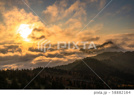 《長野県》秋の志賀高原・横手山の夕景 《長野県》秋の志賀高原・横手山の夕景 58882164