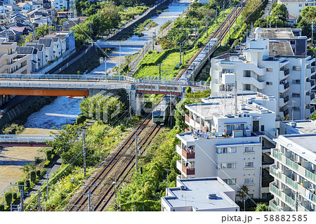 【東京都】町田市役所から見た街並み 58882585