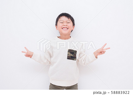 笑顔の男の子 笑顔の男の子 58883922