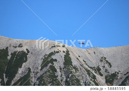 立山連邦山岳救助ヘリが写る風景 58885595