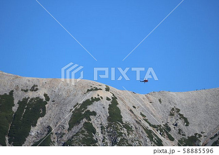 立山連邦山岳救助ヘリが写る風景 58885596